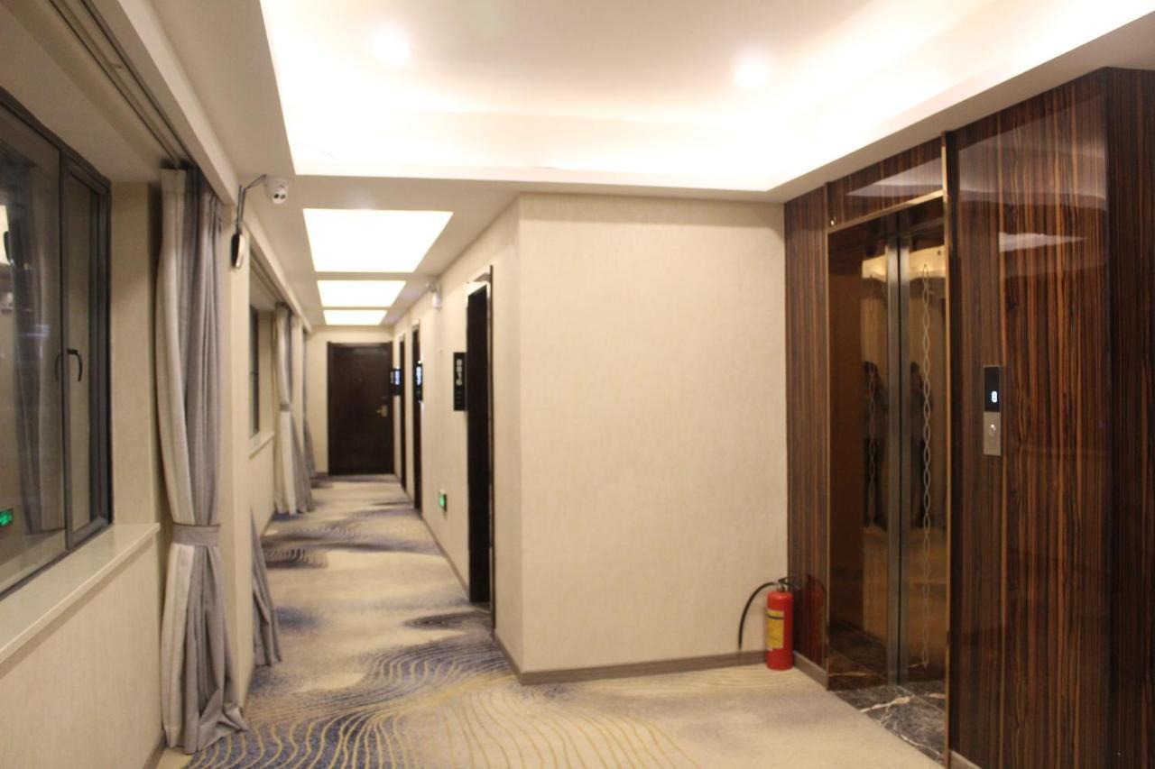 308 Hotel Сіануквіль Екстер'єр фото